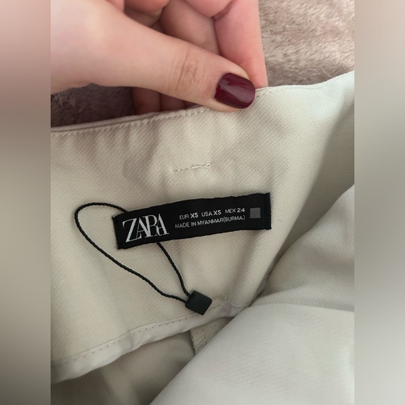 Zara Pants - Picture 2 of 3